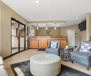 Photo 3 - Best Western Airport Inn