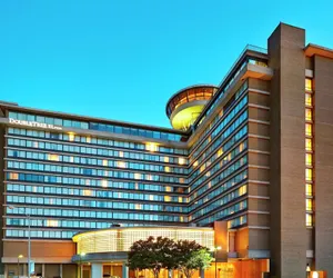 Photo 2 - DoubleTree by Hilton Washington DC - Crystal City