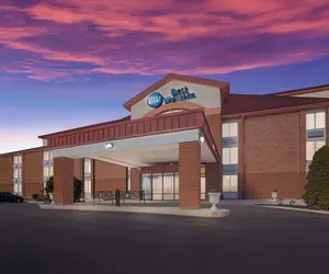 Photo 2 - Best Western Luxbury Inn Fort Wayne