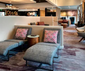 Photo 4 - Courtyard by Marriott Chicago Naperville