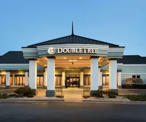 Photo 2 - DoubleTree by Hilton Detroit Novi