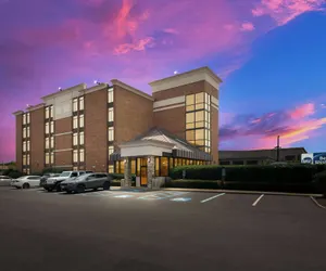 Photo 2 - Best Western Hampton Coliseum Inn