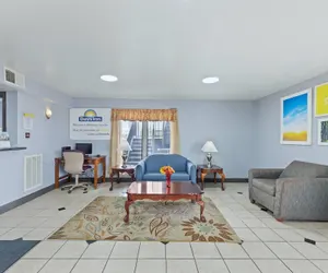 Photo 3 - Days Inn by Wyndham McKinney