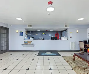 Photo 3 - Days Inn by Wyndham McKinney