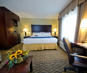 Photo 3 - Holiday Inn Express & Suites Merrimack – Nashua by IHG