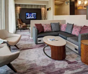 Photo 2 - Courtyard by Marriott Chicago Oakbrook Terrace