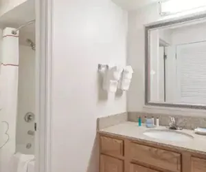 Photo 5 - Value Suites Extended Stay - St Louis