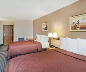 Photo 5 - Days Inn by Wyndham Charleston