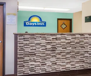 Photo 3 - Days Inn by Wyndham Charleston