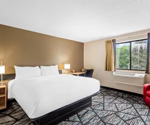 Photo 2 - Quality Inn & Suites Howe - Sturgis