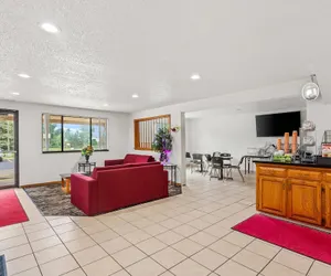 Photo 4 - Quality Inn & Suites Howe - Sturgis