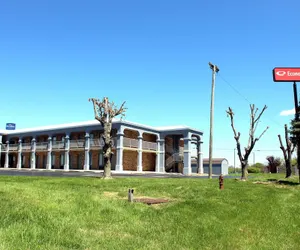 Photo 2 - Econo Lodge Franklin South