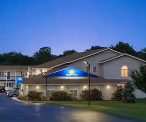 Photo 2 - Days Inn by Wyndham Middletown/Newport Area