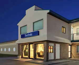 Photo 2 - Travelodge by Wyndham Wall