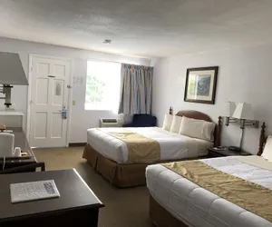 Photo 5 - Travelodge by Wyndham Cape Cod Area