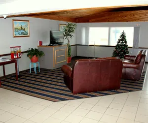 Photo 4 - Super 8 by Wyndham Missouri Valley