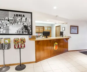 Photo 3 - Super 8 by Wyndham Ionia MI