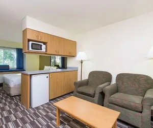 Photo 2 - Baymont Inn & Suites by Wyndham Anchorage Airport