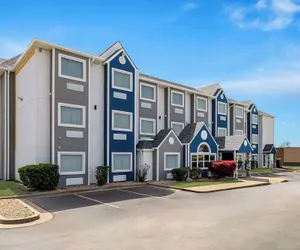 Photo 2 - Microtel Inn & Suites by Wyndham Tulsa/Catoosa Route 66