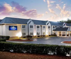 Photo 2 - Microtel Inn & Suites by Wyndham Southern Pines / Pinehurst