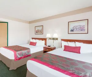 Photo 4 - Ramada by Wyndham Strasburg Dover