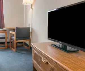 Photo 5 - Quality Inn Hudsonville South