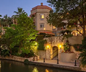 Photo 2 - Hotel Indigo San Antonio Riverwalk, an IHG Hotel