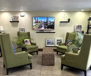 Photo 4 - Days Inn by Wyndham Great Lakes Naval Base