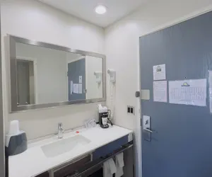 Photo 5 - Days Inn by Wyndham Great Lakes Naval Base