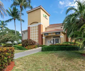Photo 2 - Extended Stay America Suites Boca Raton Commerce