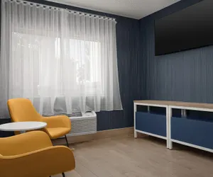 Photo 3 - Spark by Hilton Lakewood Denver Southwest