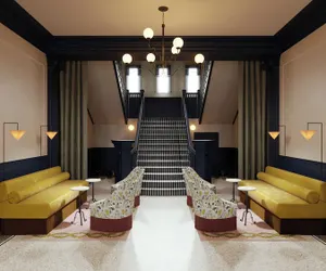 Photo 3 - MarQueen Hotel