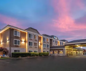 Photo 2 - Best Western Columbia River Waterfront Hotel Astoria