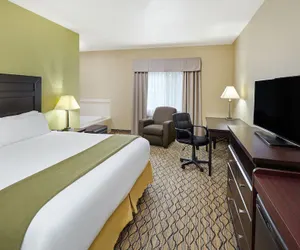 Photo 3 - Holiday Inn Express & Suites Chicago-Libertyville