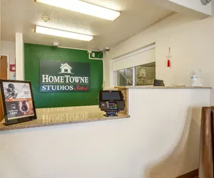 Photo 4 - HomeTowne Studios by Red Roof Philadelphia - Maple Shade, NJ
