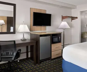 Photo 5 - Days Inn by Wyndham Tonawanda/Buffalo