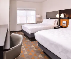 Photo 4 - Holiday Inn & Suites Dallas-Addison, an IHG Hotel