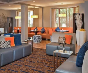 Photo 4 - Courtyard by Marriott Frederick