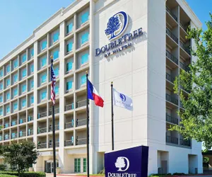 Photo 2 - DoubleTree by Hilton Hotel Dallas – Love Field