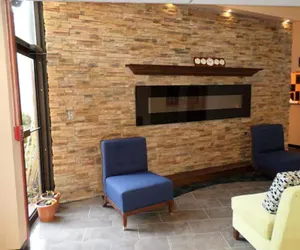 Photo 5 - Travelodge by Wyndham Cleveland Lakewood
