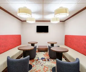 Photo 3 - Hampton Inn Boston/Marlborough