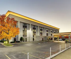 Photo 2 - Hampton Inn Springfield