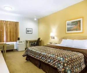 Photo 4 - Pacific Coast Inn