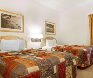 Photo 5 - Pacific Coast Inn