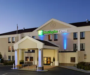 Photo 2 - Holiday Inn Express Metropolis, an IHG Hotel