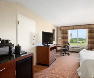 Photo 5 - Hilton Garden Inn Chicago / Oak Brook