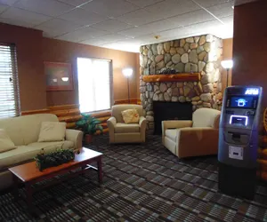 Photo 5 - American Inn and Suites Houghton Lake