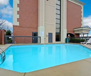 Photo 2 - Clarion Pointe Greensboro Airport