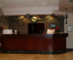 Photo 5 - Evergreen Inn and Suites