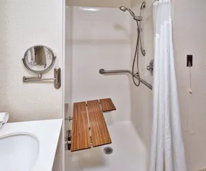 Photo 5 - Holiday Inn Express Breaux Bridge by IHG